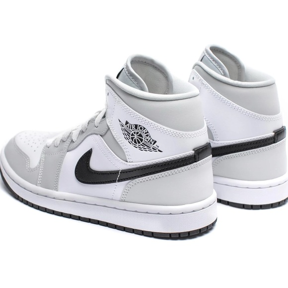 Air Jordan 1 Mid “Grey Fog” US Women Size 6.5 - Picture 3 of 7